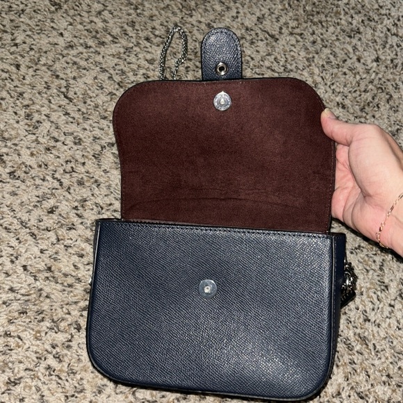 NWOT Coach Gemma Crossbody with Apple Buckle - Picture 4 of 6